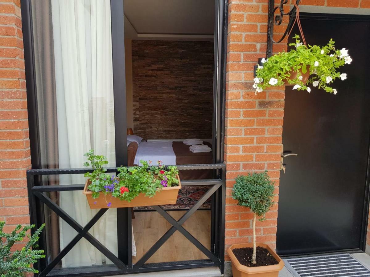 Apart Hotel Avlabari Yard ティビリシ エクステリア 写真